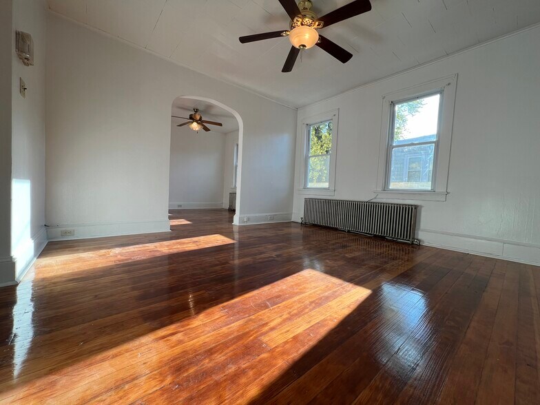 Building Photo - 44 E Bacon St