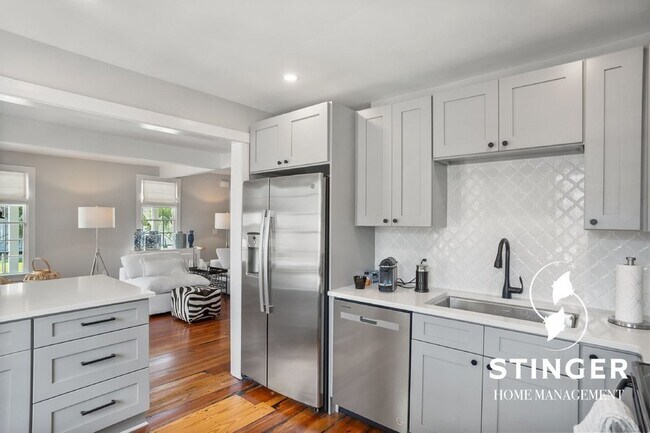 Building Photo - 606 Carteret St