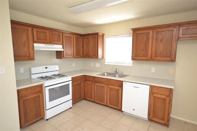 Building Photo - 718 Meadow View Dr