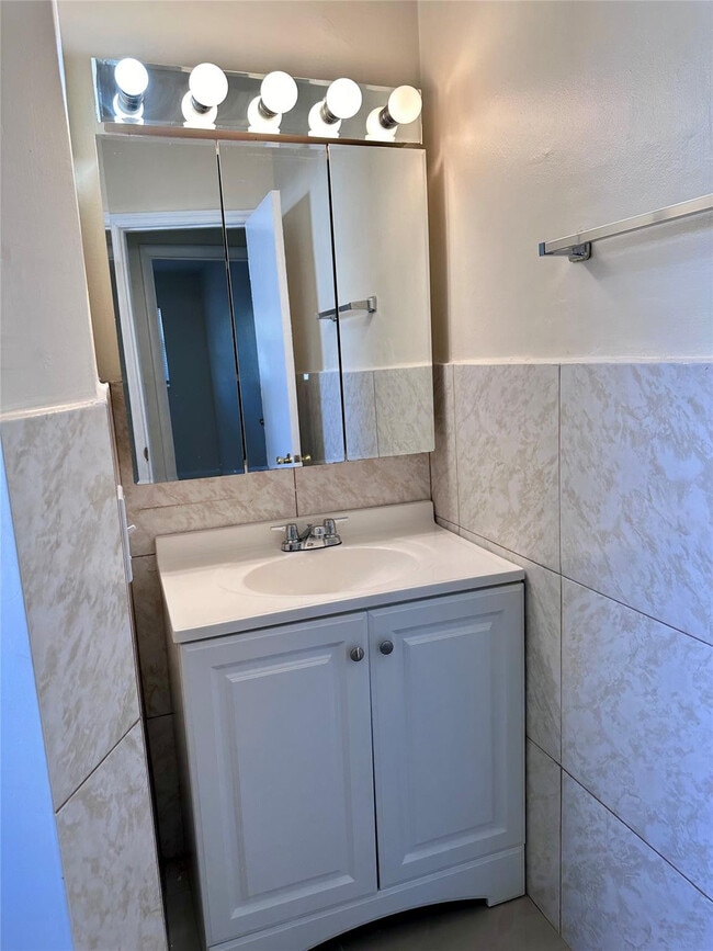 Building Photo - 6840 Greene St