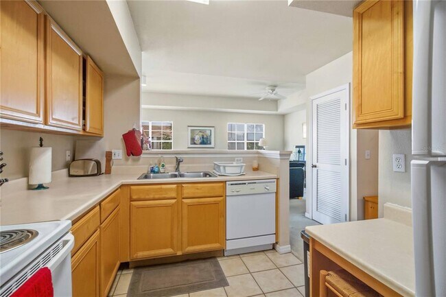 Building Photo - 1000 Villagio Cir