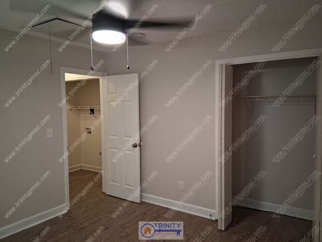 Building Photo - NEWLY UPDATED!! Ready and waiting for you!