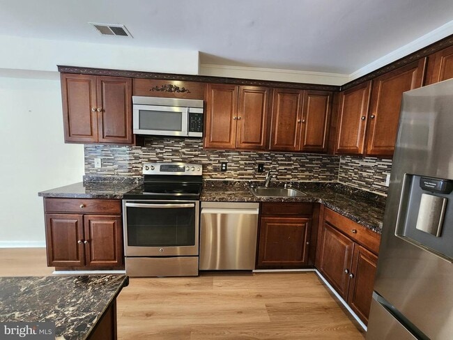Building Photo - 10662 Spring Oak Ct
