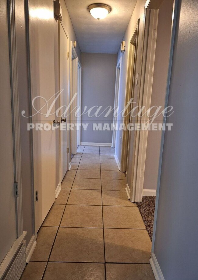 Building Photo - Open to Section 8 -Cute Single Family Home...