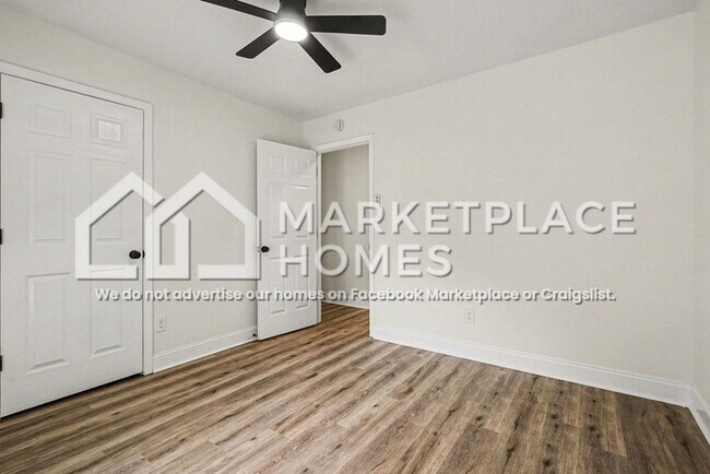 Building Photo - 5033 Mixon Pl