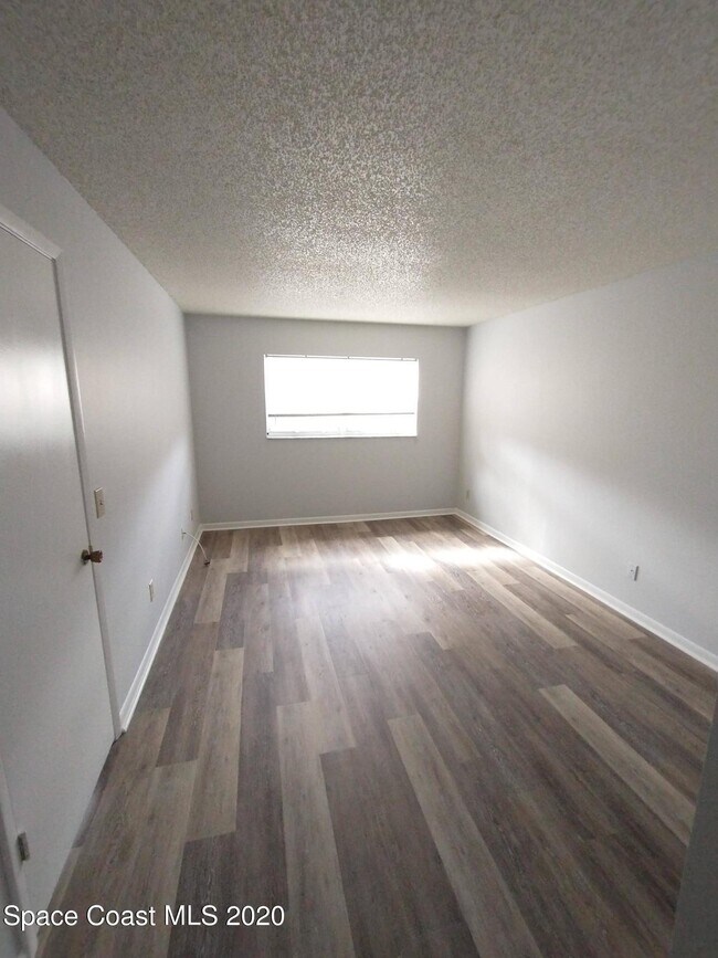 Building Photo - 1664 Sunny Brook Ln