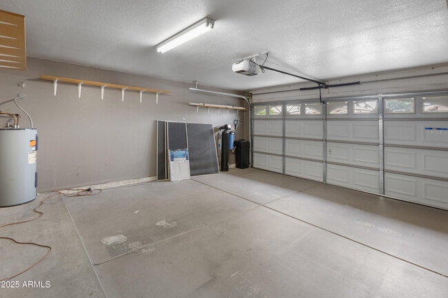 Building Photo - 3404 E Lavey Ln