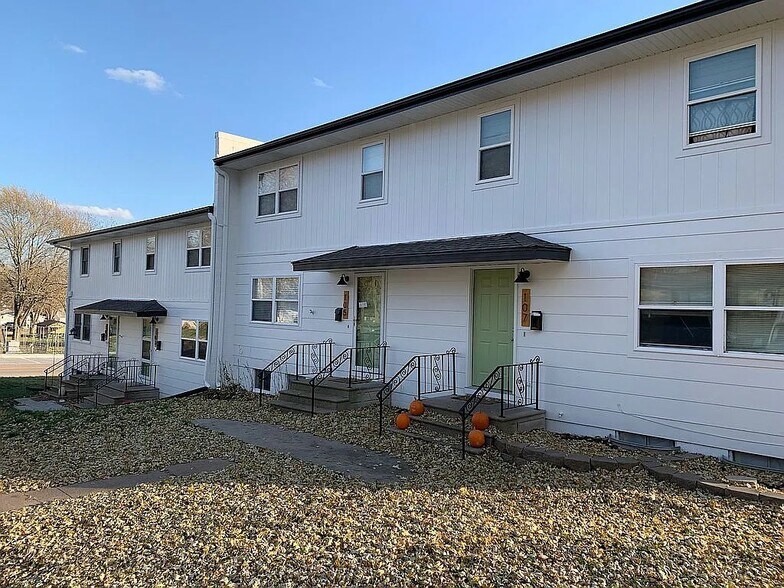 Primary Photo - 101 W 19th Ave