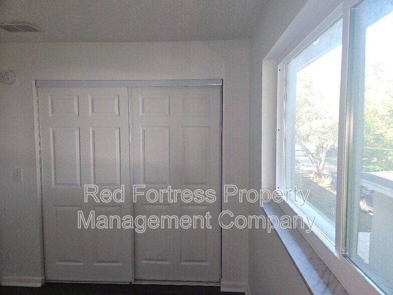 Building Photo - 4331 Glenwood Ave