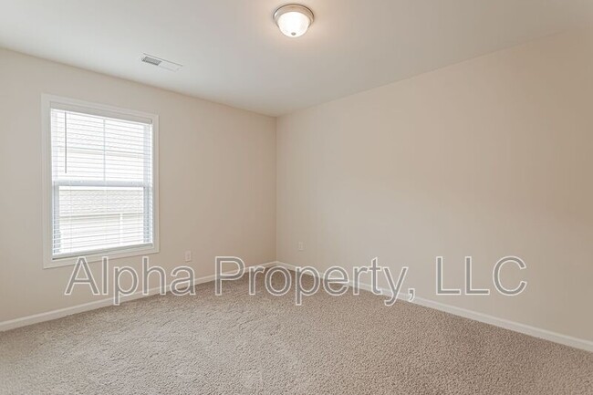 Building Photo - 102 Sweet Almond Ct