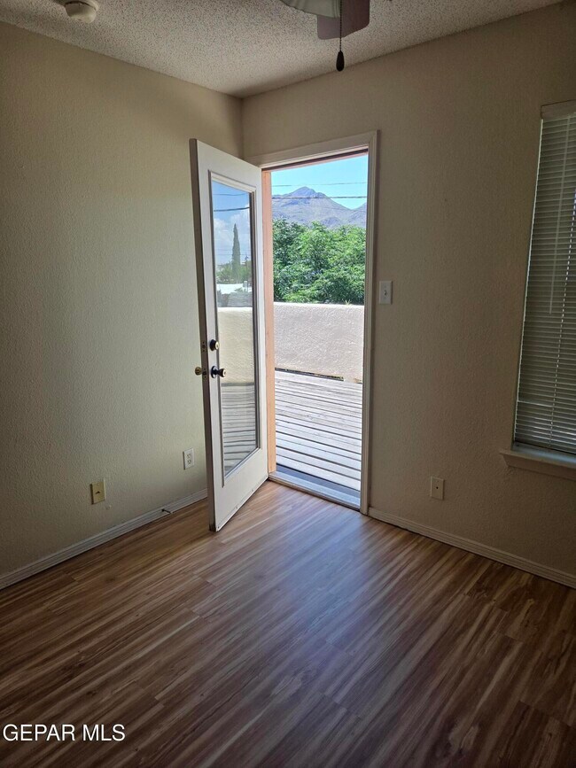 Building Photo - 3717 Hubble Dr