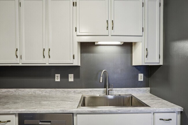 Building Photo - 41 Burlington Ct