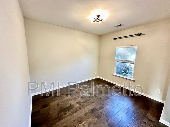 Building Photo - 146 Plum Orchard Dr