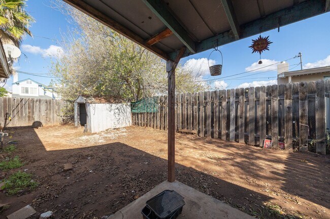 Building Photo - 767 Ball Ave