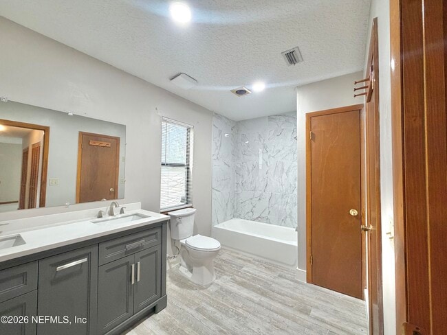 Building Photo - 3990 Clearwater Ln
