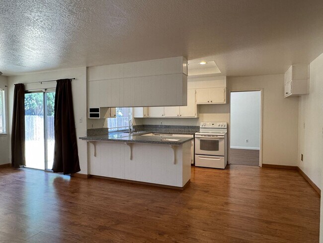 Building Photo - Four Bed, Two Bath Home In North Stockton