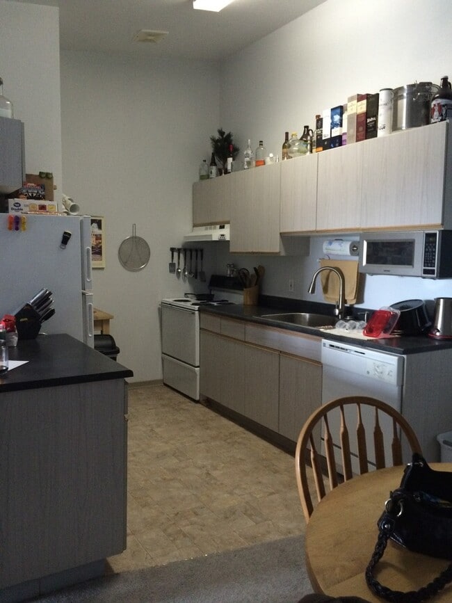 Building Photo - 3Bd/2Ba Near Campus! W/D Included!