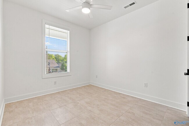 Building Photo - 1109 Rison Ave NE
