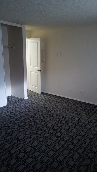 Building Photo - 14527 NE 40th St