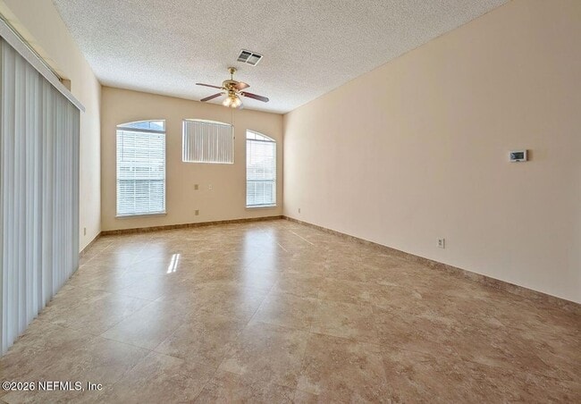 Building Photo - 2413 Cedar Trace Dr W