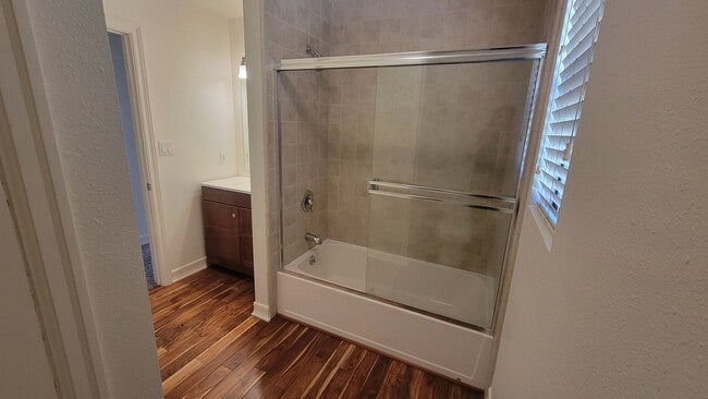 Building Photo - Charming 3-Bedroom 2-Bath with Mountain Vi...