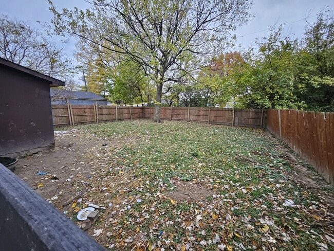 Building Photo - 4009 Oliver Ave