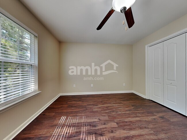 Building Photo - 26 Concordia Ct