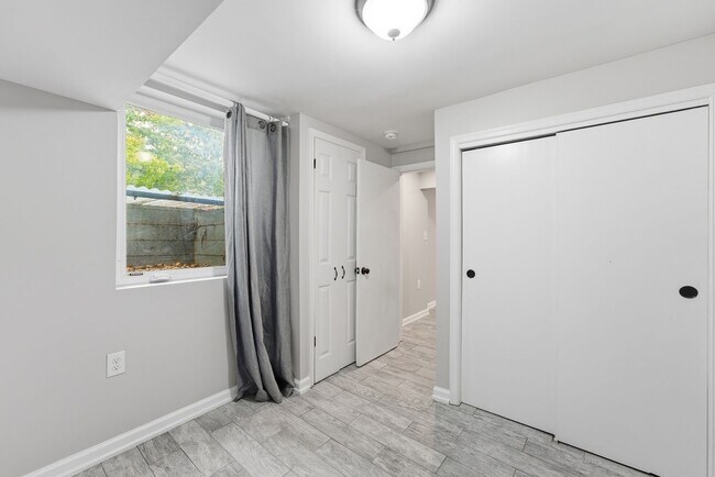 Building Photo - 2341 Belleview Ave