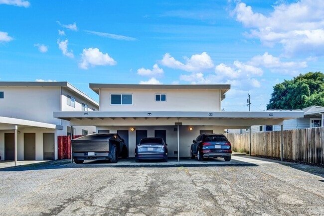 Building Photo - 620 Military E
