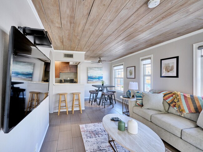 Building Photo - 1214 E Atlantic Ave