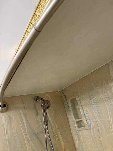 Building Photo - 15245 W North Ave