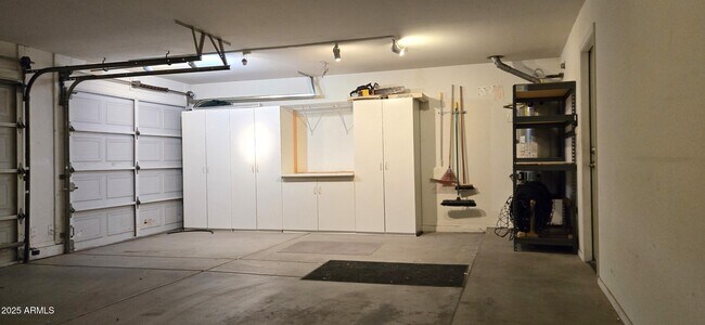 Building Photo - 4117 W Menadota Dr