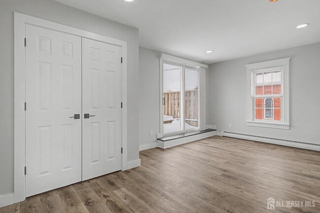 Building Photo - 61 N Main St