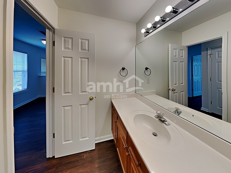 Building Photo - 3021 Semmes Ln