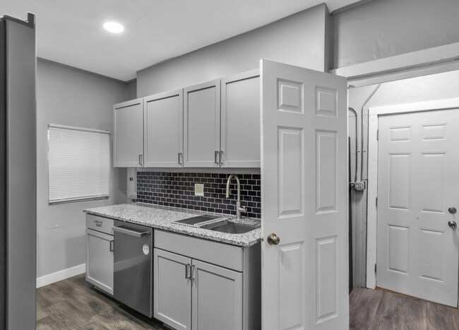 Building Photo - 1911 S 14th St