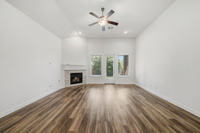 Building Photo - 10906 Perennial Mist Dr