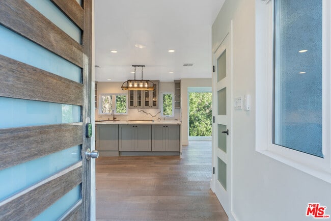 Building Photo - 2370 San Marco Dr