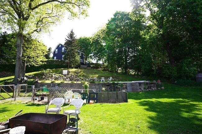 Building Photo - 43 Alpine Pl