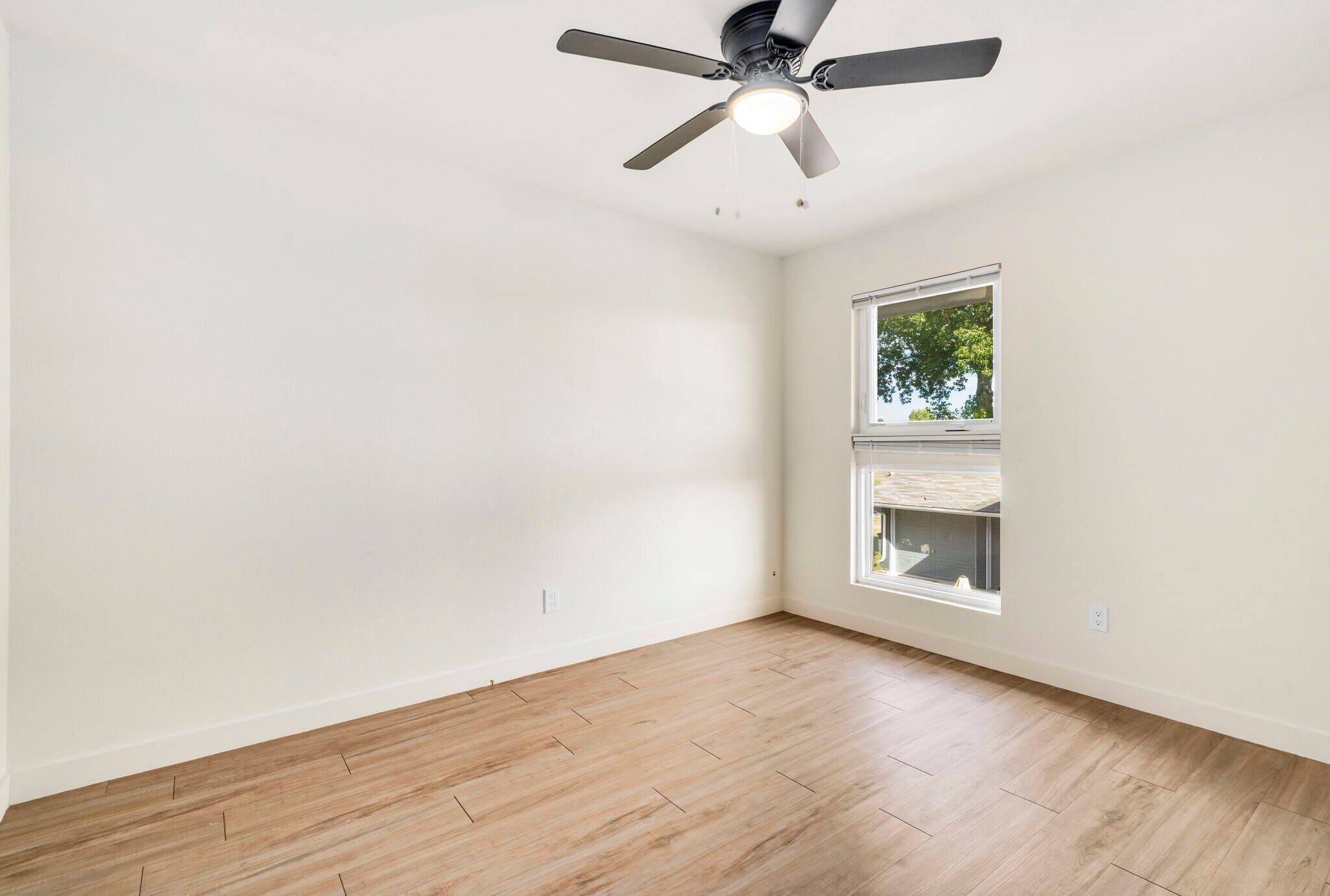 Building Photo - 1618 Banyan Dr