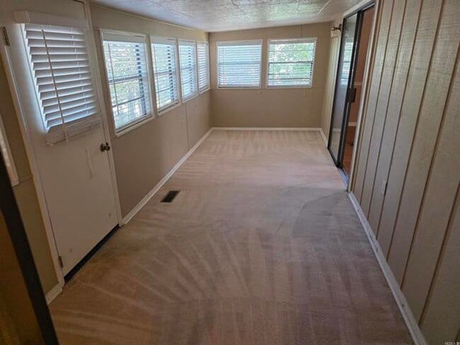 Building Photo - Contact Peggy Goodman 501 676 1758