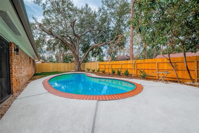 Building Photo - 10806 Silkwood Dr