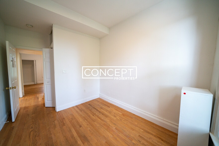 Building Photo - 38 Newton St