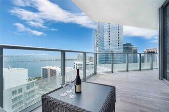 Building Photo - 1300 Brickell Bay Dr