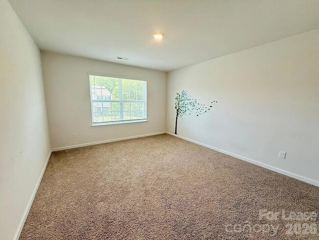 Building Photo - 13023 Newburgh Green Dr