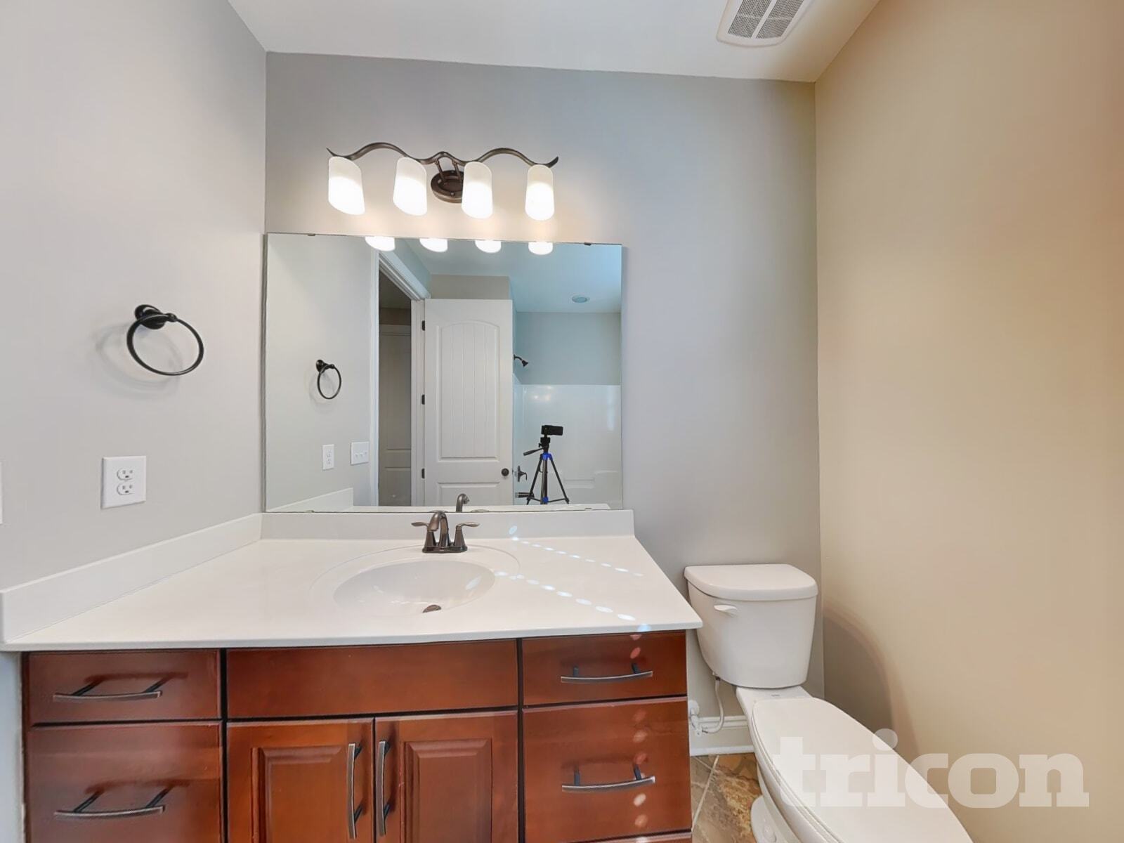 Building Photo - 10403 Drake Hill Dr