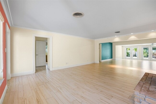 Building Photo - 500 Gardenia Ln