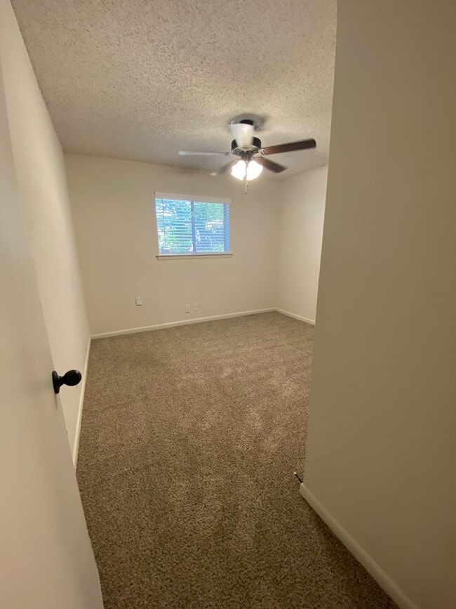Building Photo - Duplex Homes 3/2/2