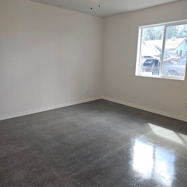 Building Photo - Brand New Patio Home