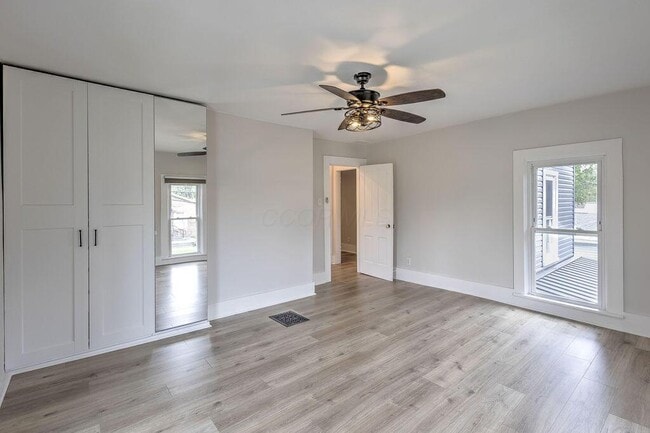 Building Photo - 291 S Main St