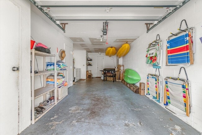 Building Photo - 3385 Coastal Hwy